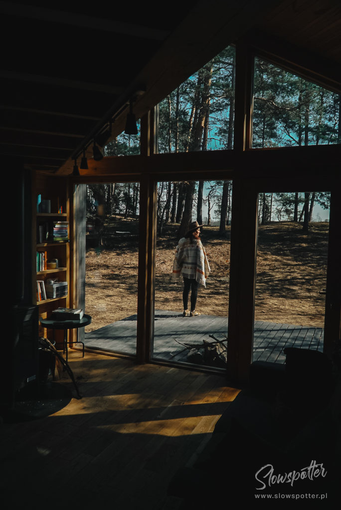Slowspotter z wizytą w Bookworm cabin pod Warszawą